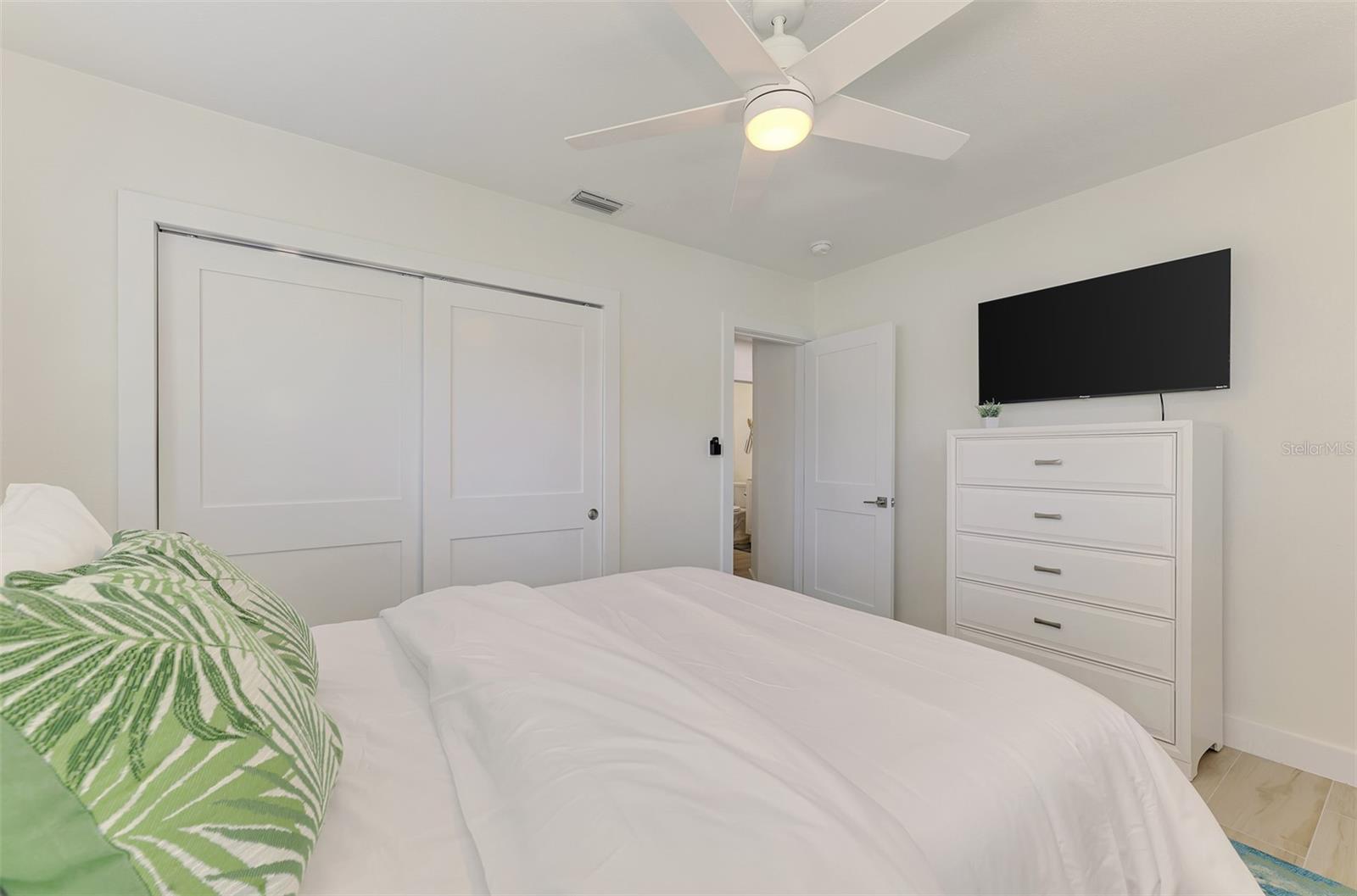 1731 REDWOOD ST — photo 30