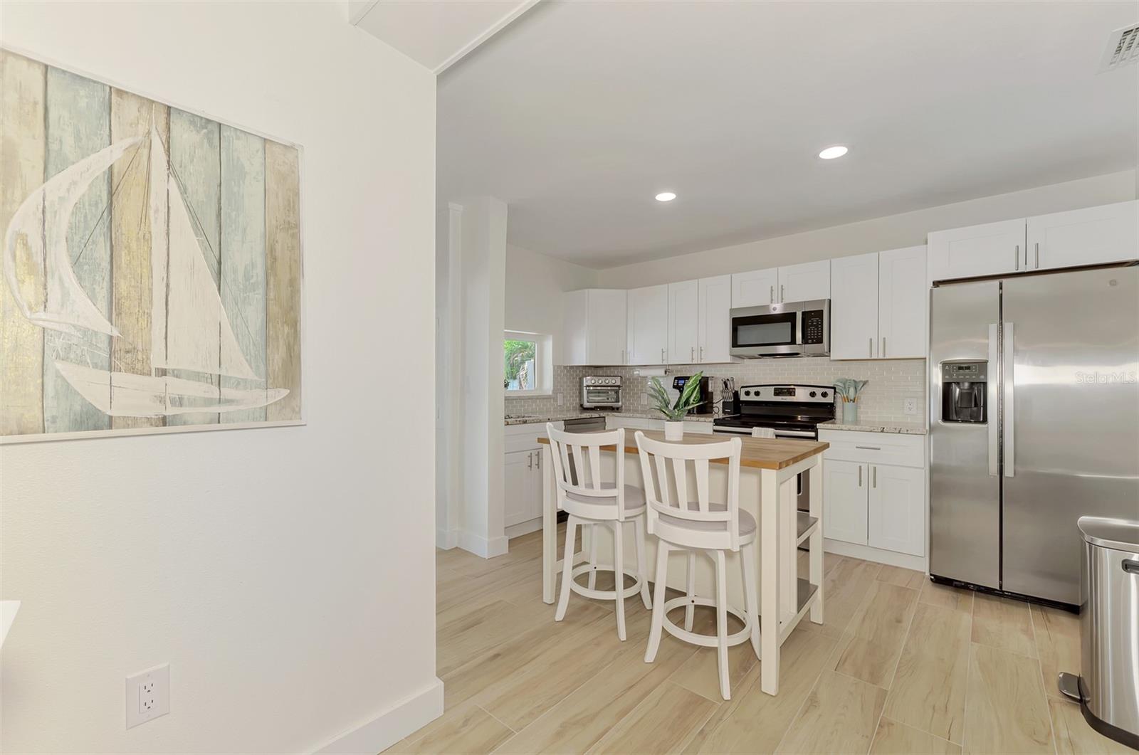 1731 REDWOOD ST — photo 13