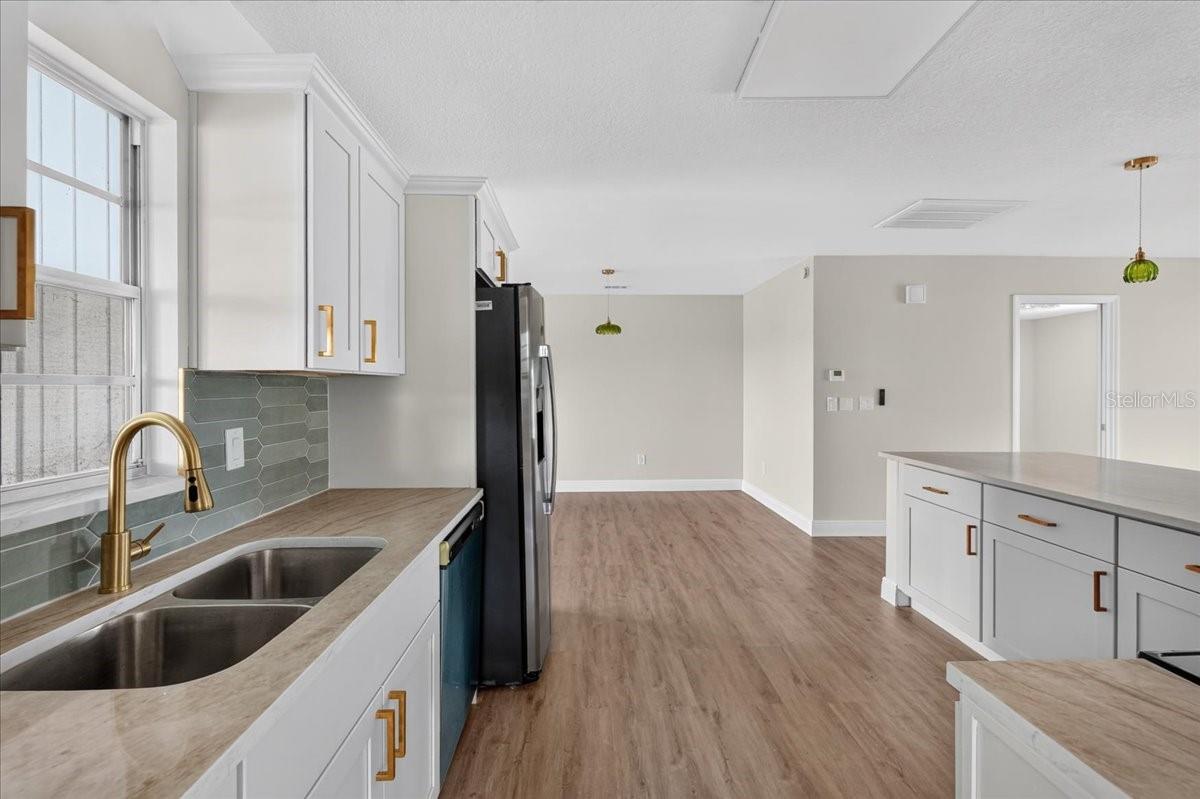 1201 WILD FEATHER LN — photo 17