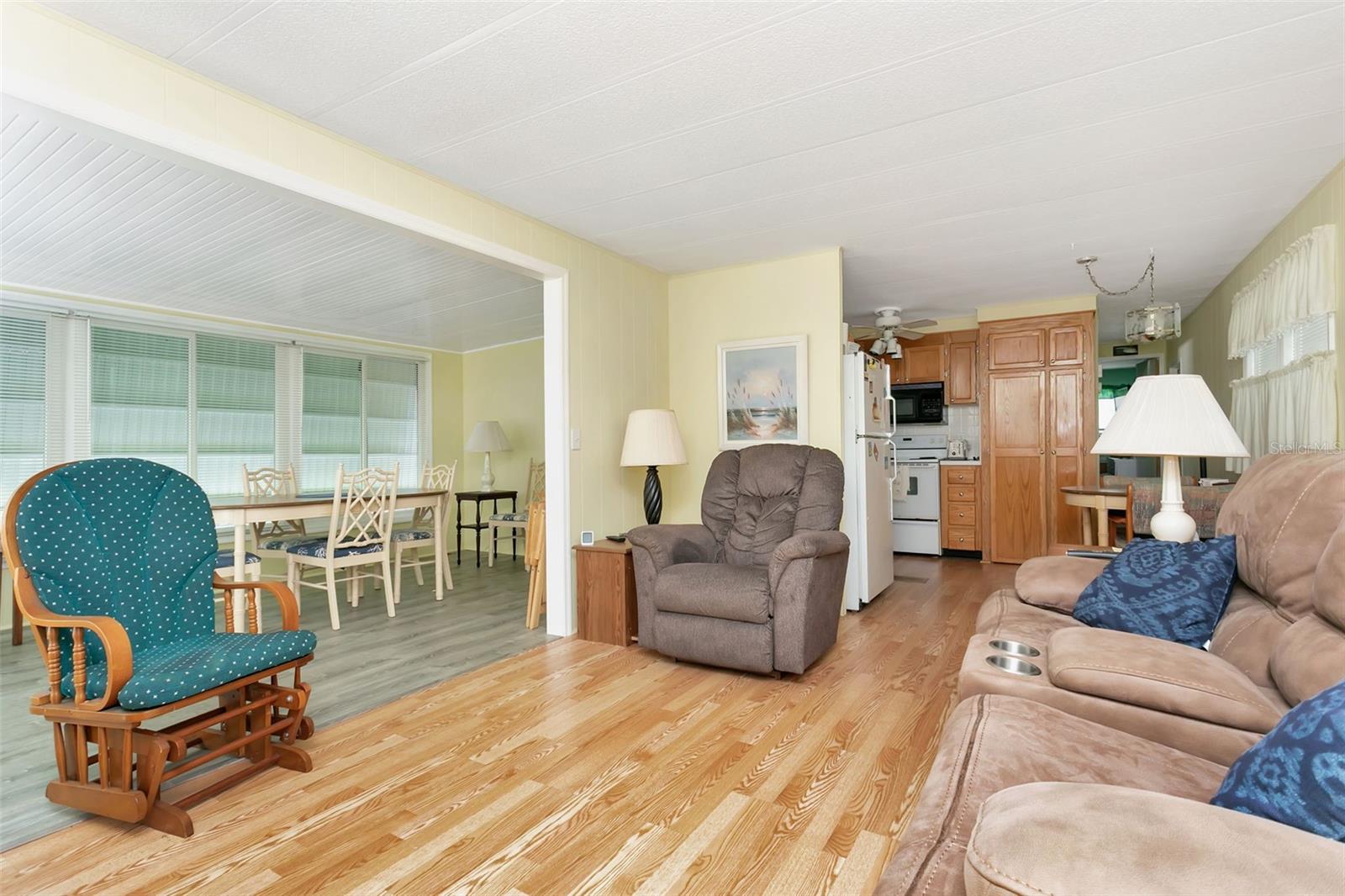 5690 FORSYTHIA RD — photo 10