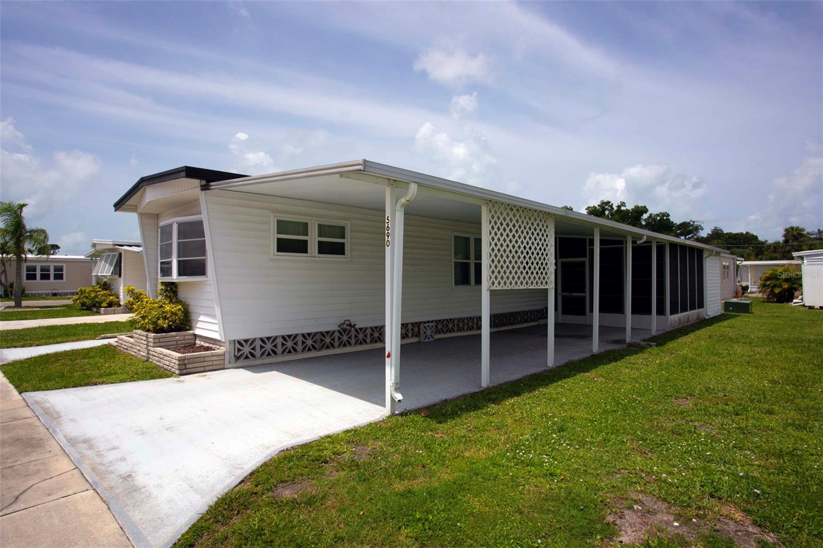 5690 FORSYTHIA RD — photo 26