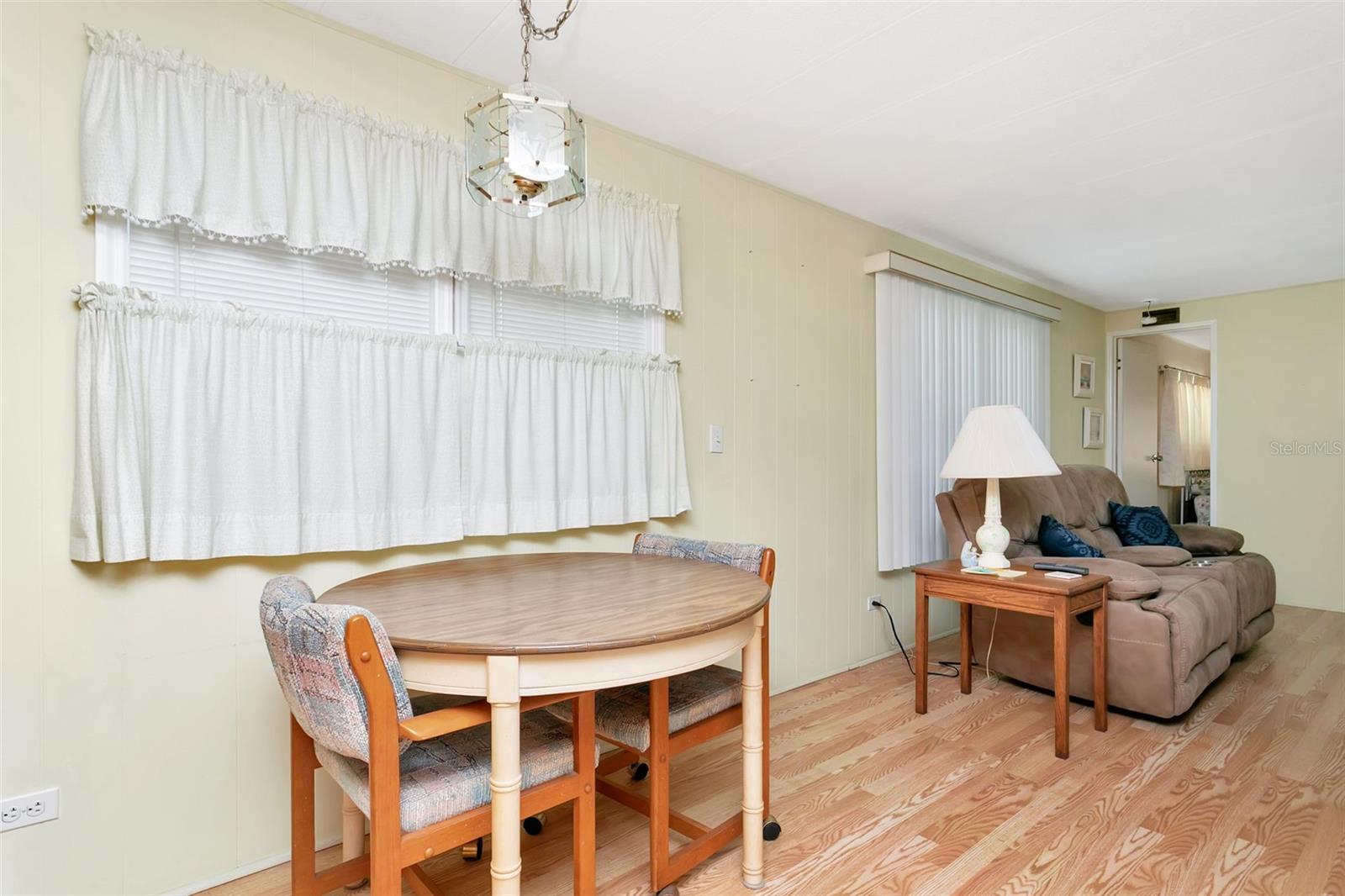 5690 FORSYTHIA RD — photo 8