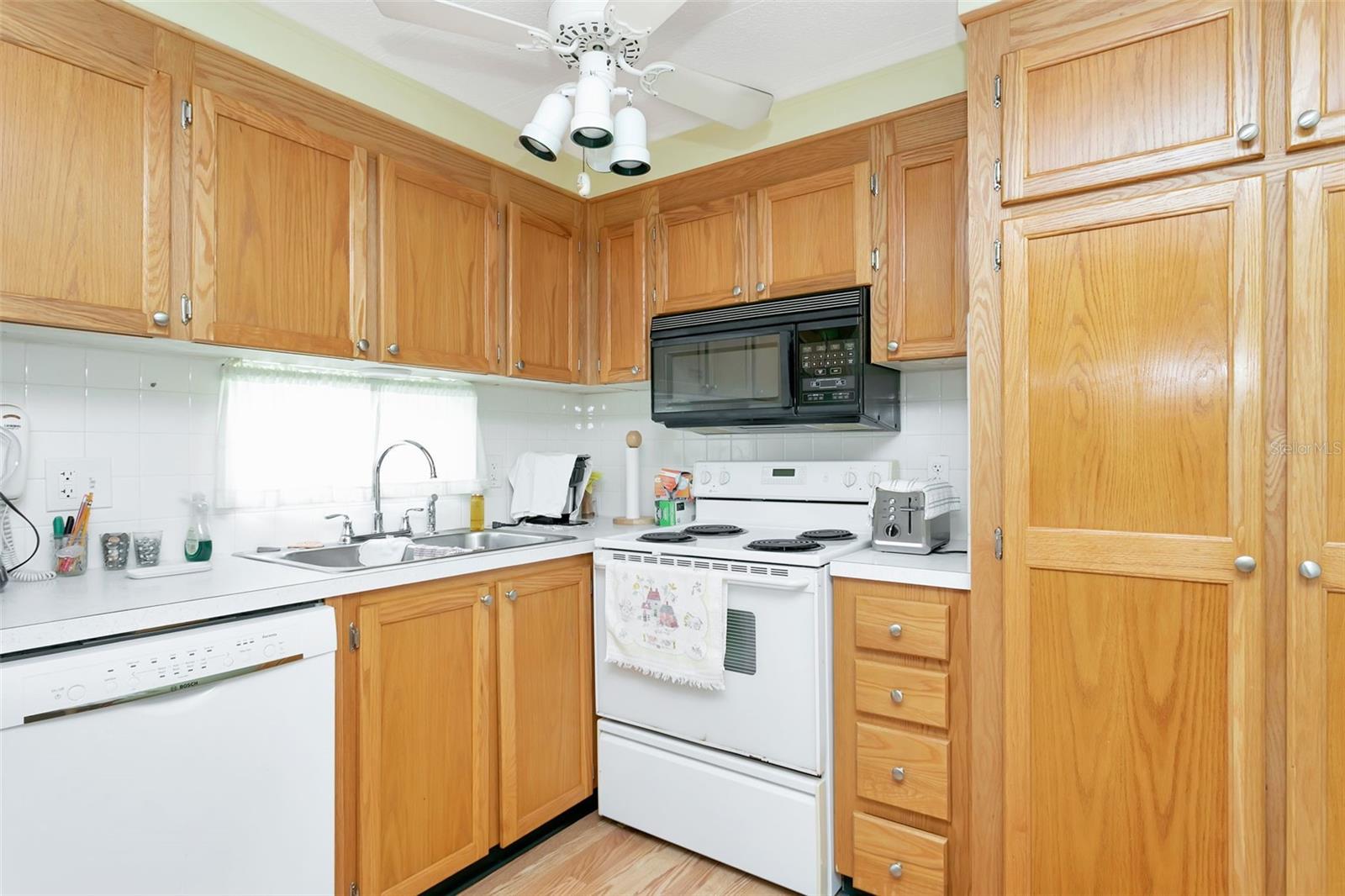 5690 FORSYTHIA RD — photo 5