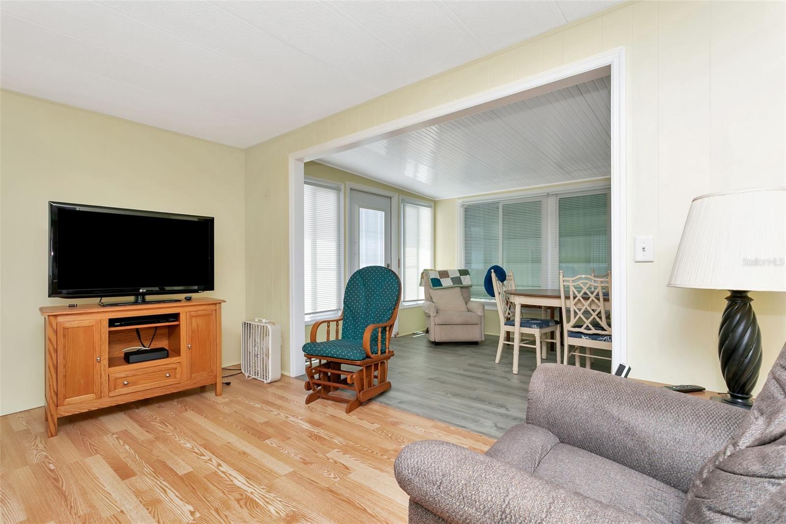 5690 FORSYTHIA RD — photo 9