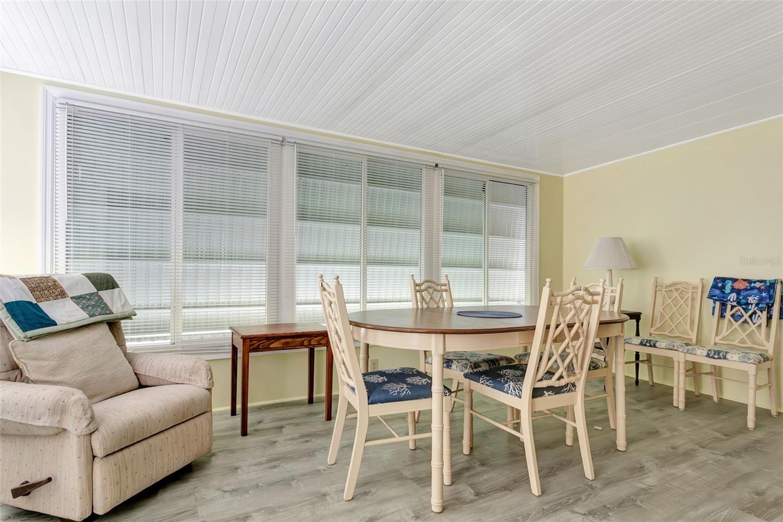 5690 FORSYTHIA RD — photo 13