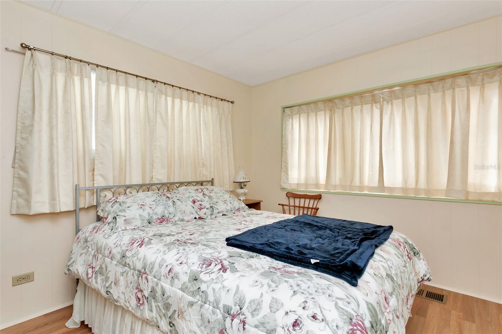 5690 FORSYTHIA RD — photo 20