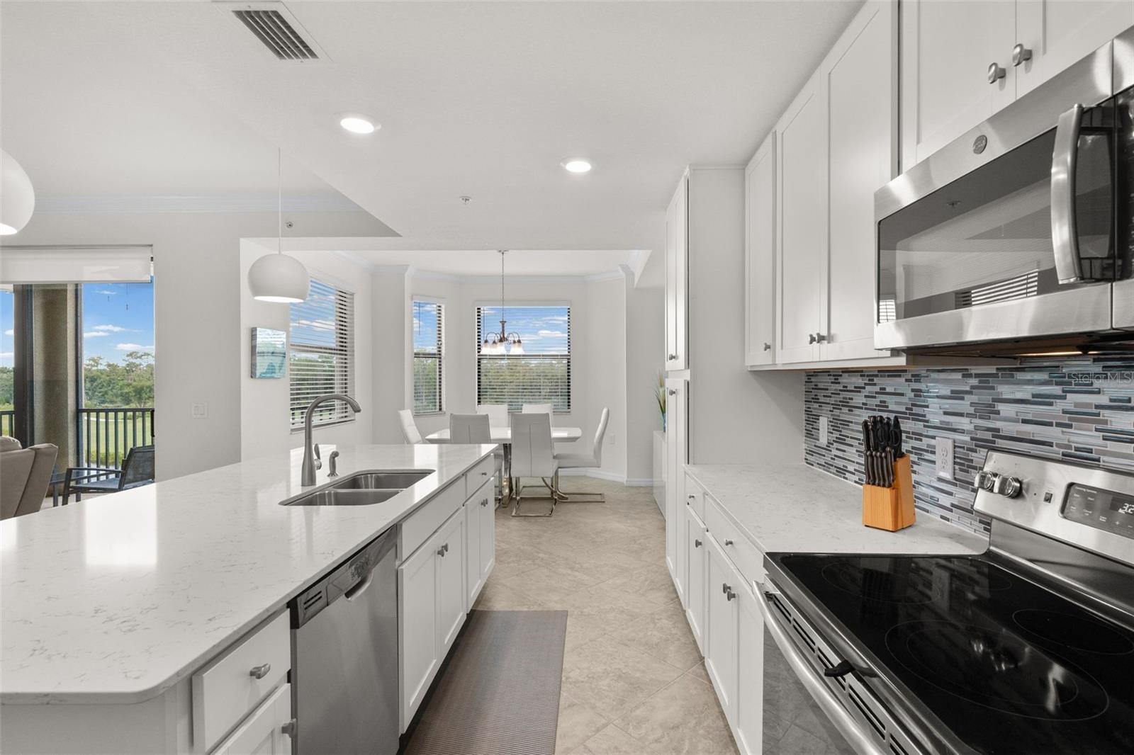 17510 GAWTHROP DR #302 — photo 8