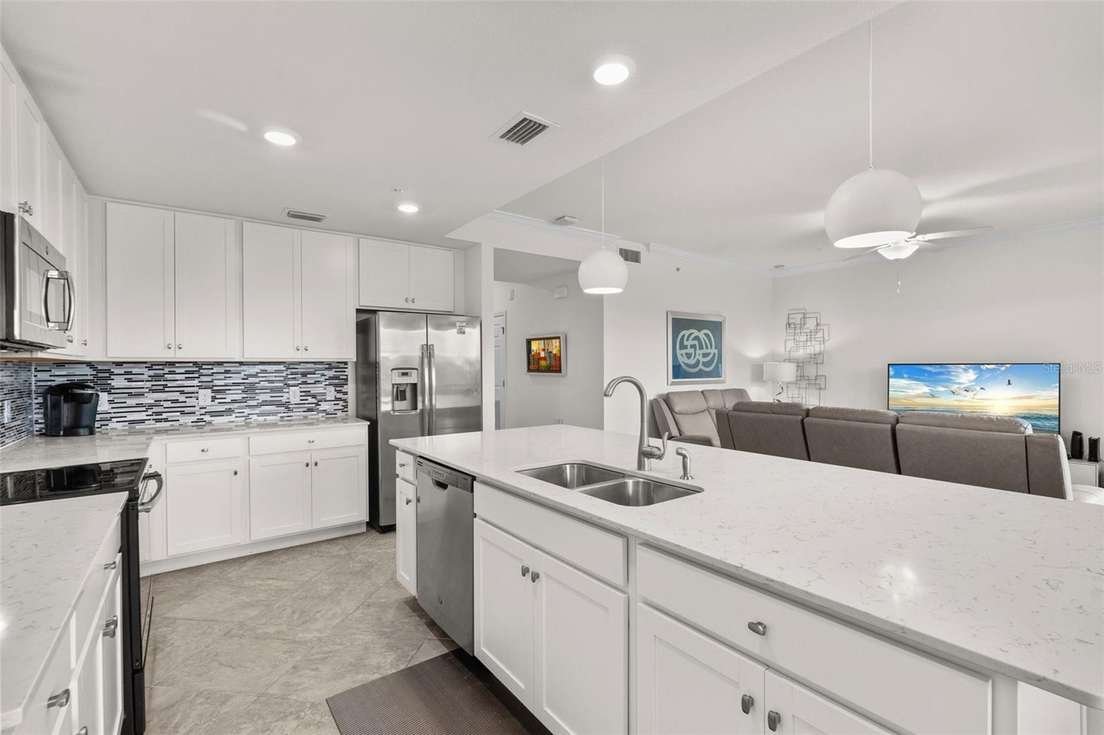 17510 GAWTHROP DR #302 — photo 9