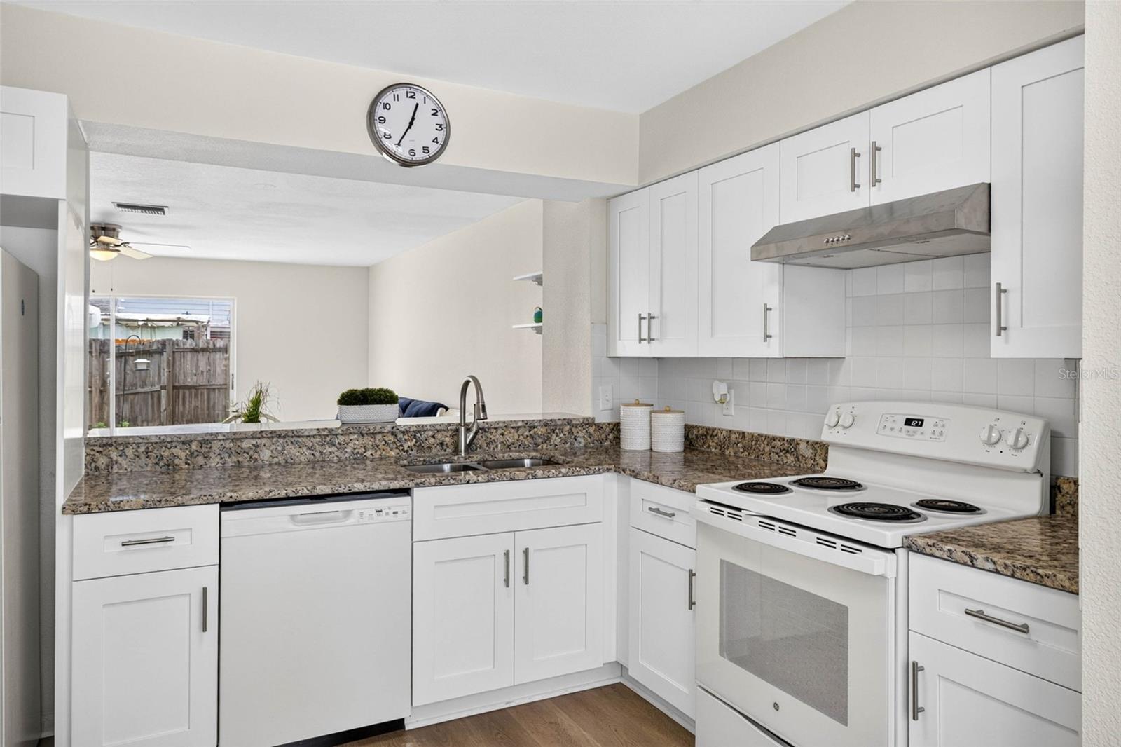 1760 MILL RUN CIR — photo 8