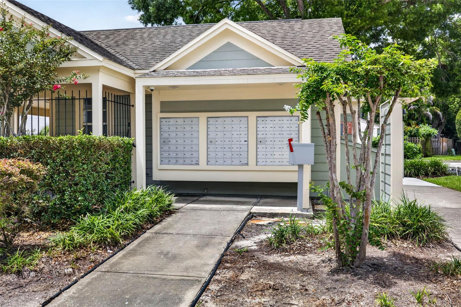 1760 MILL RUN CIR — photo 39