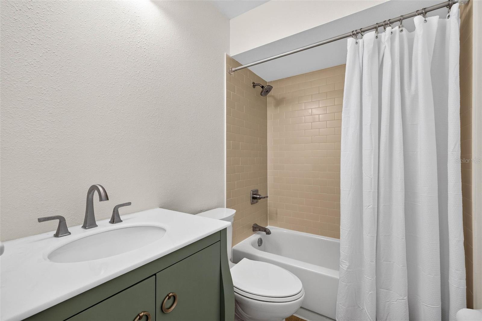 1760 MILL RUN CIR — photo 32