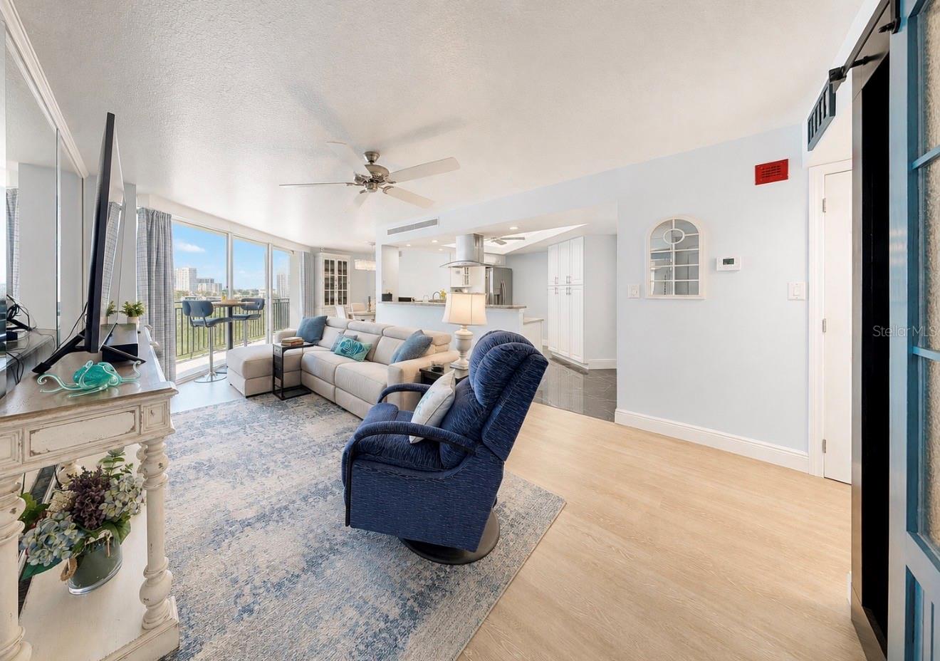 690 ISLAND WAY #501 — photo 17