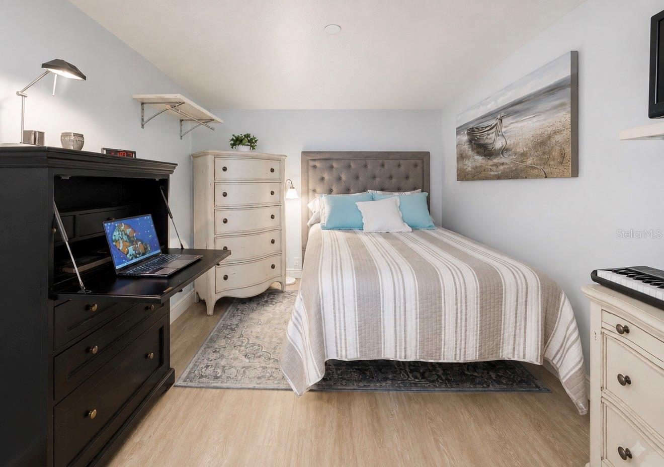 690 ISLAND WAY #501 — photo 40
