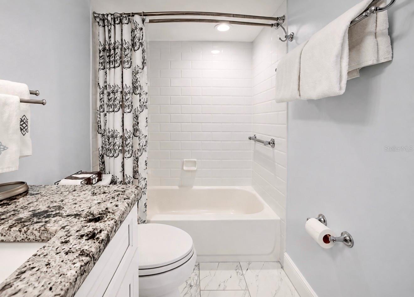 690 ISLAND WAY #501 — photo 38