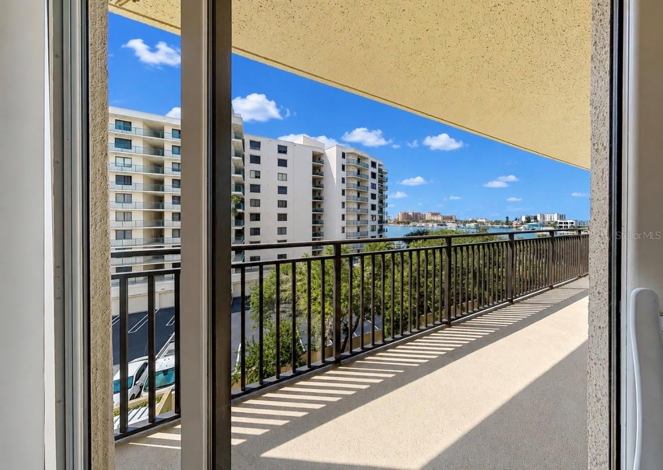 690 ISLAND WAY #501 — photo 44