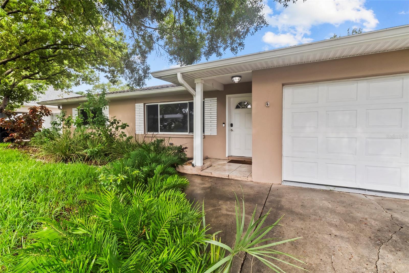 55 VELMA DR W — photo 3