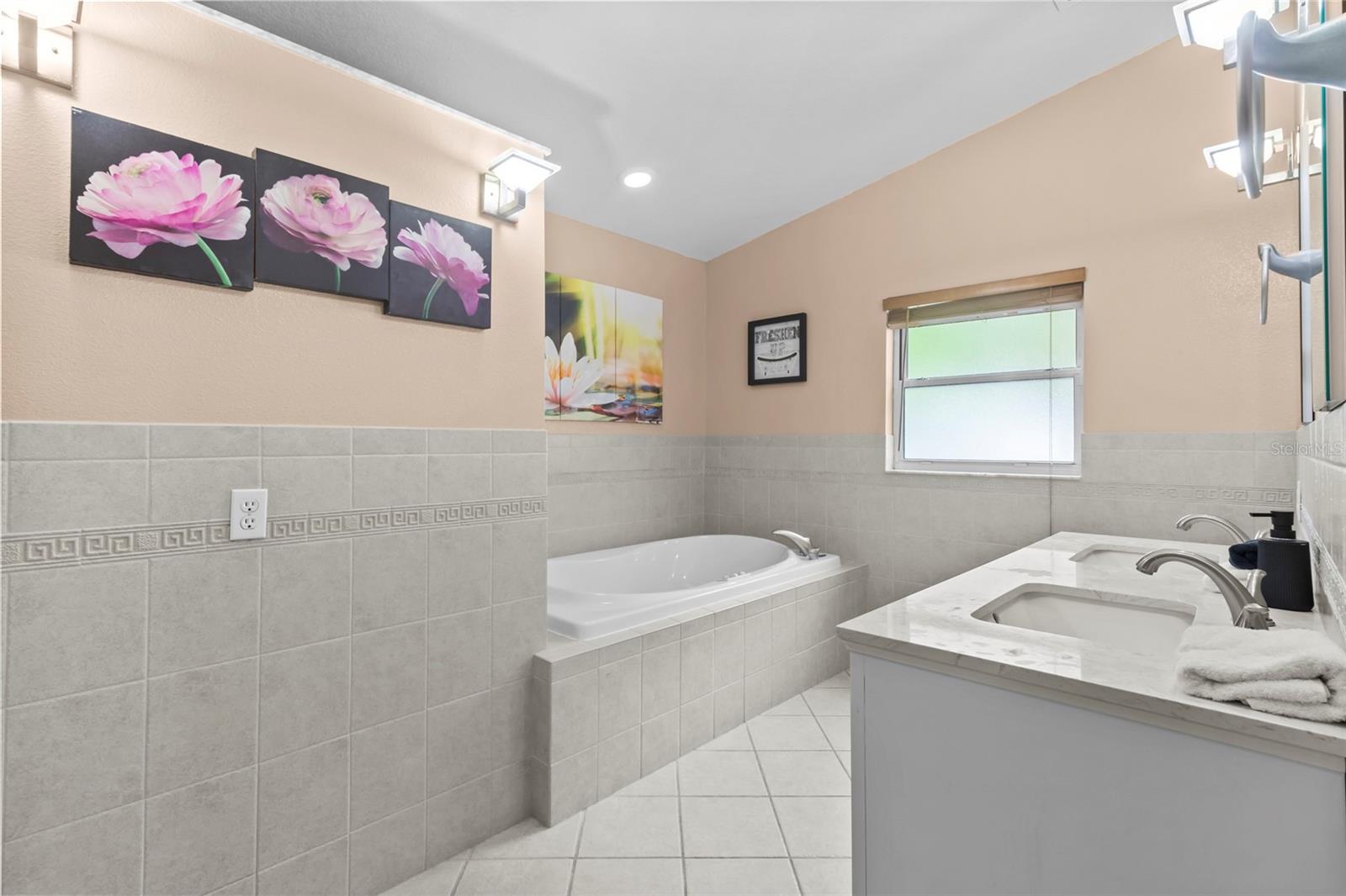 55 VELMA DR W — photo 23