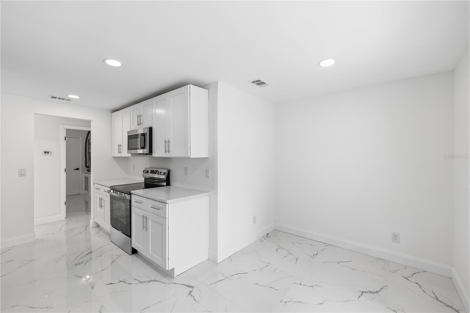 3506 FAIRWAY FOREST DR — photo 12