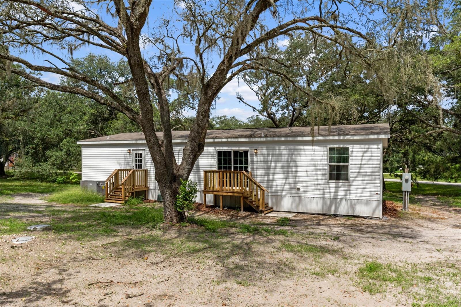 17912 GREENSBORO ST — photo 31