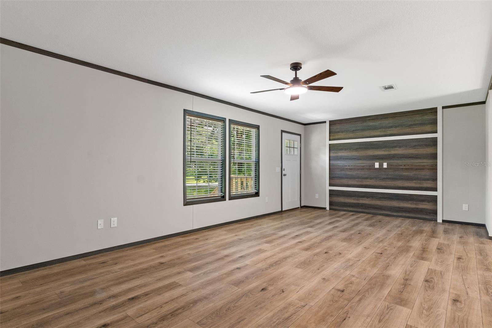 17912 GREENSBORO ST — photo 8