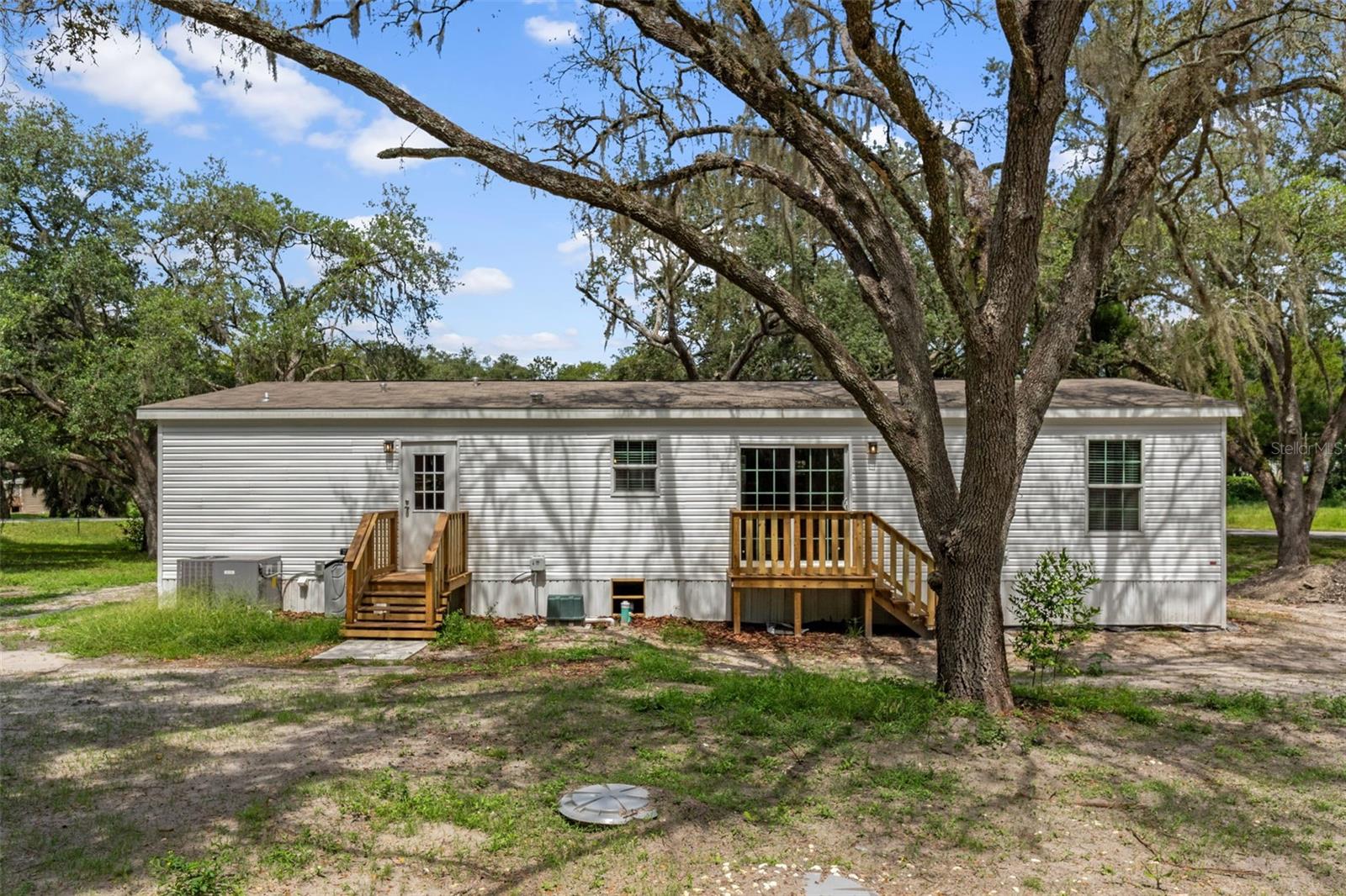 17912 GREENSBORO ST — photo 32