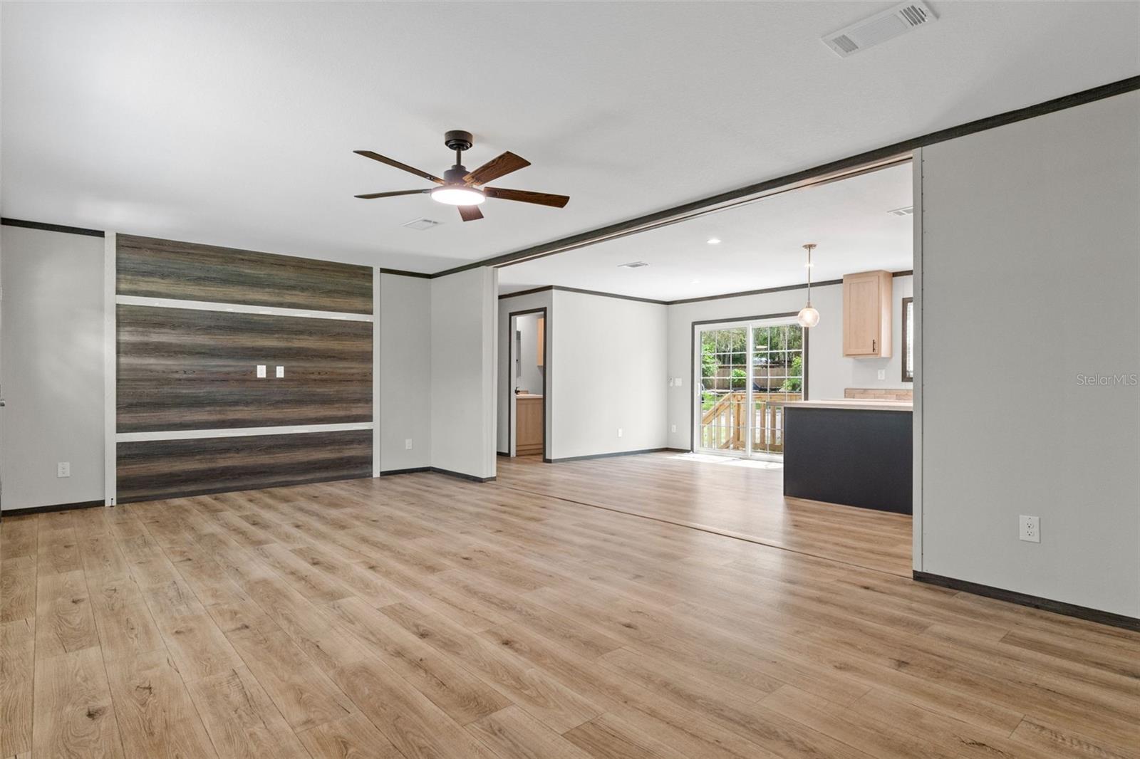 17912 GREENSBORO ST — photo 10