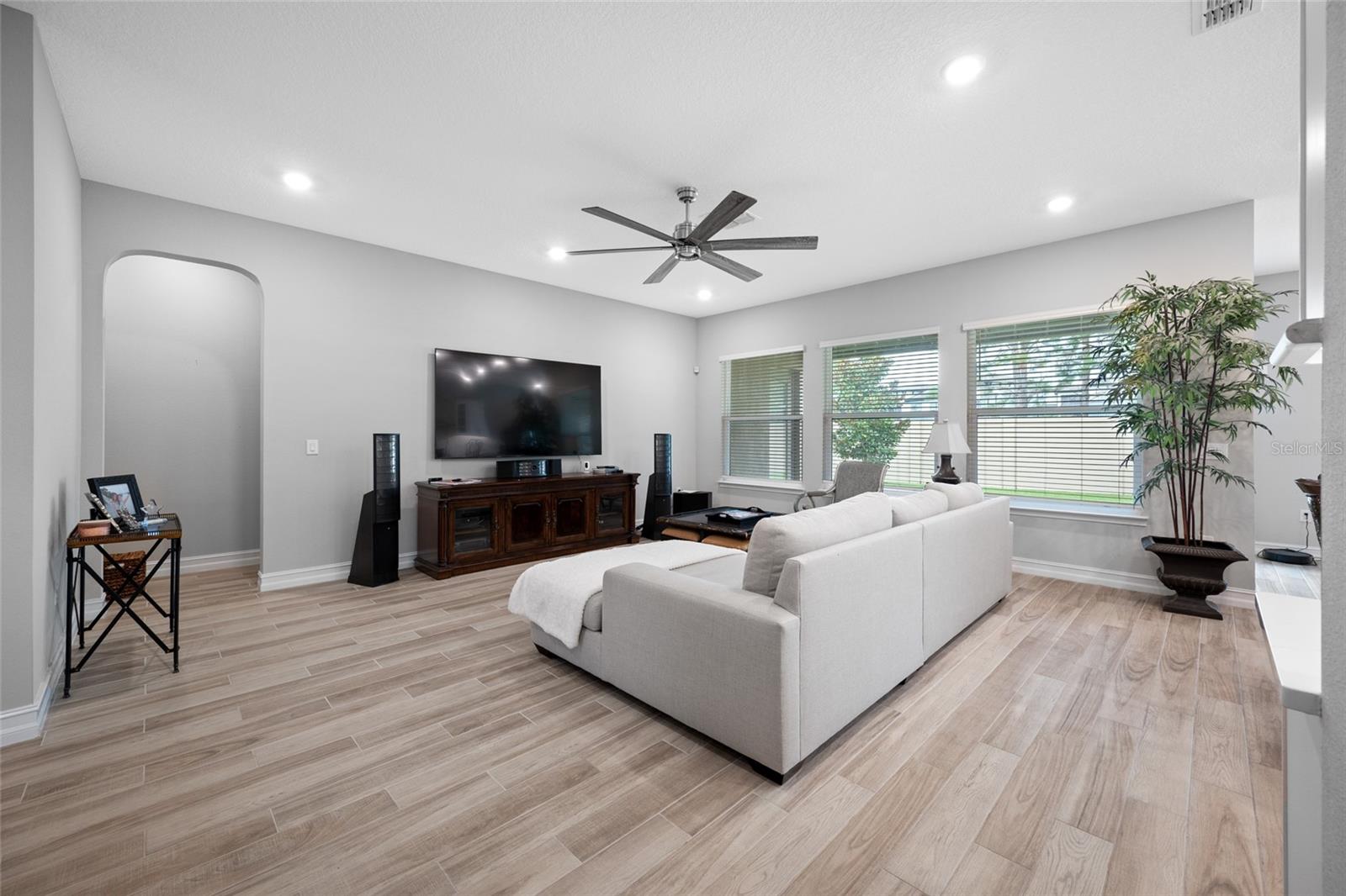 18308 LEAFMORE ST — photo 20