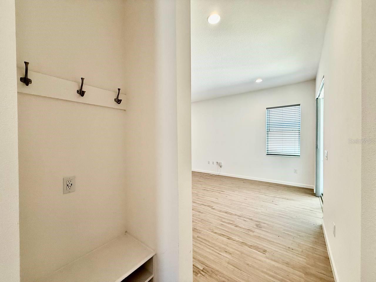 827 WINTERSIDE DR — photo 27