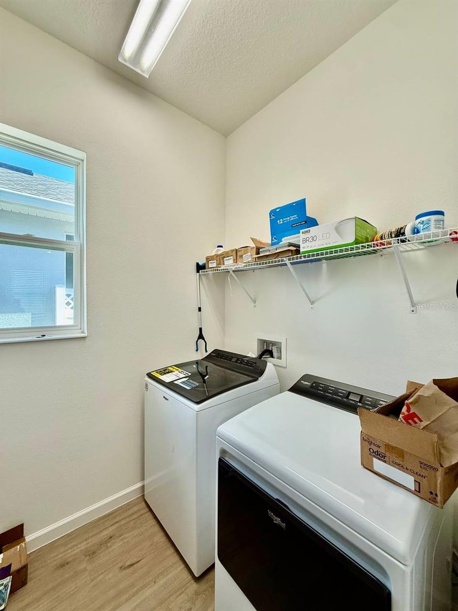 827 WINTERSIDE DR — photo 28