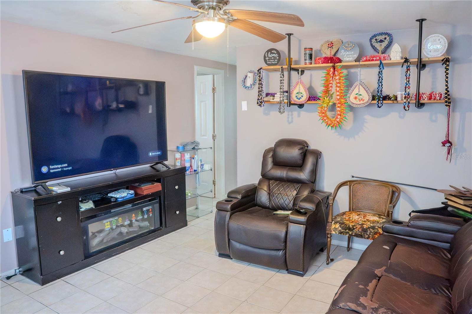 636 DOGWOOD CT — photo 8
