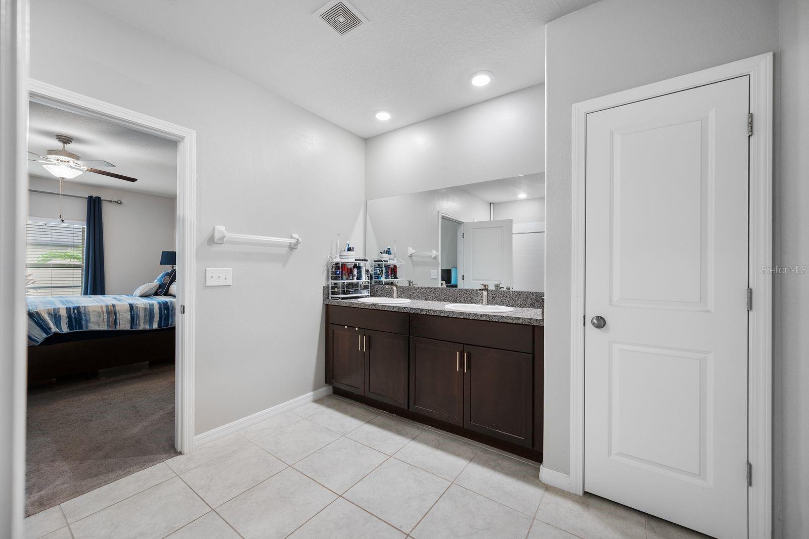 6022 TREMEZA PL — photo 29