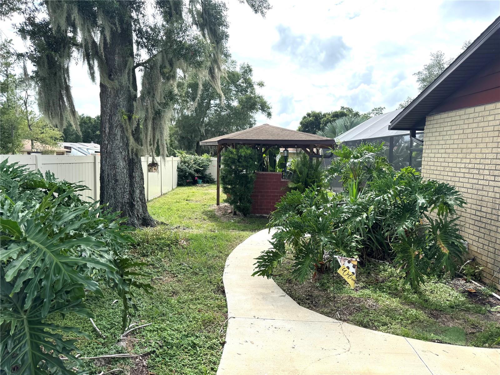 1312 N TAYLOR RD — photo 29