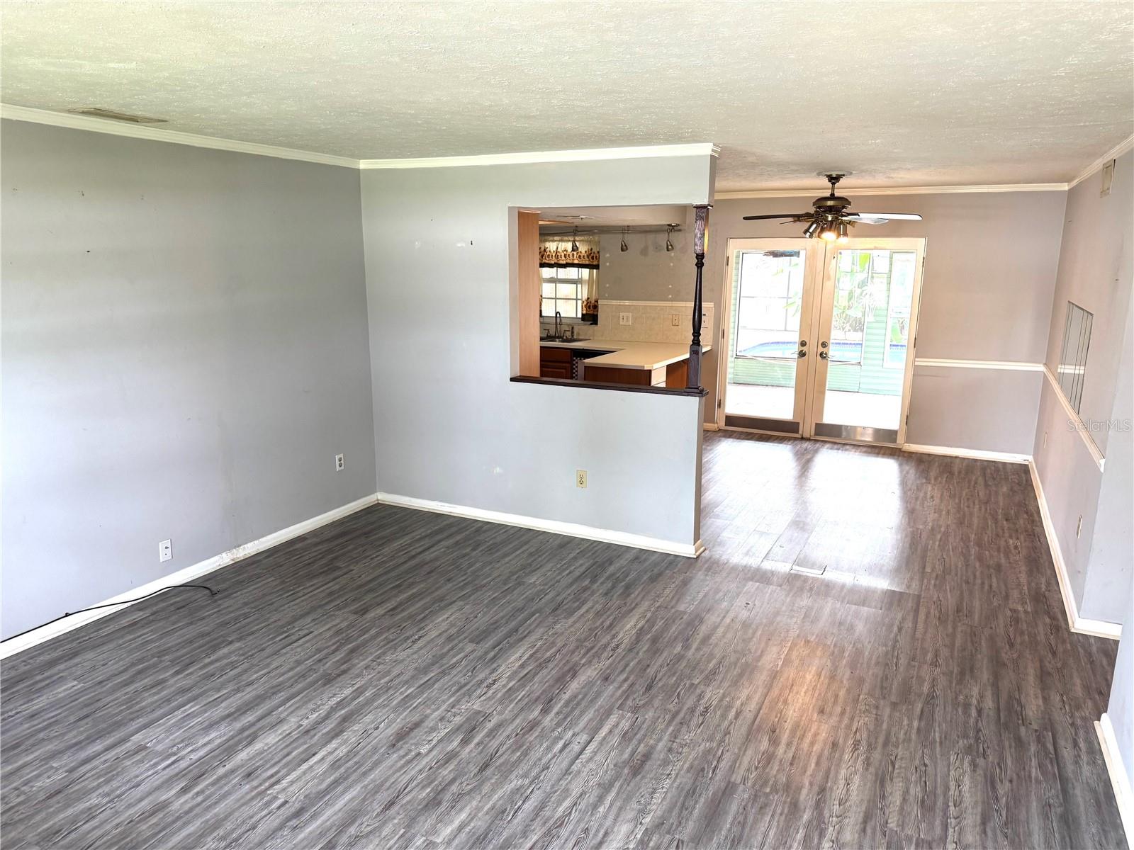 1312 N TAYLOR RD — photo 2
