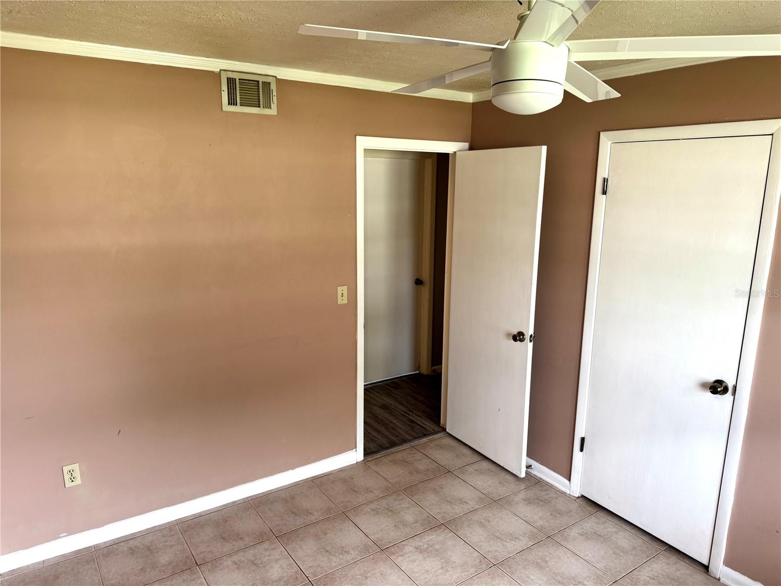 1312 N TAYLOR RD — photo 18