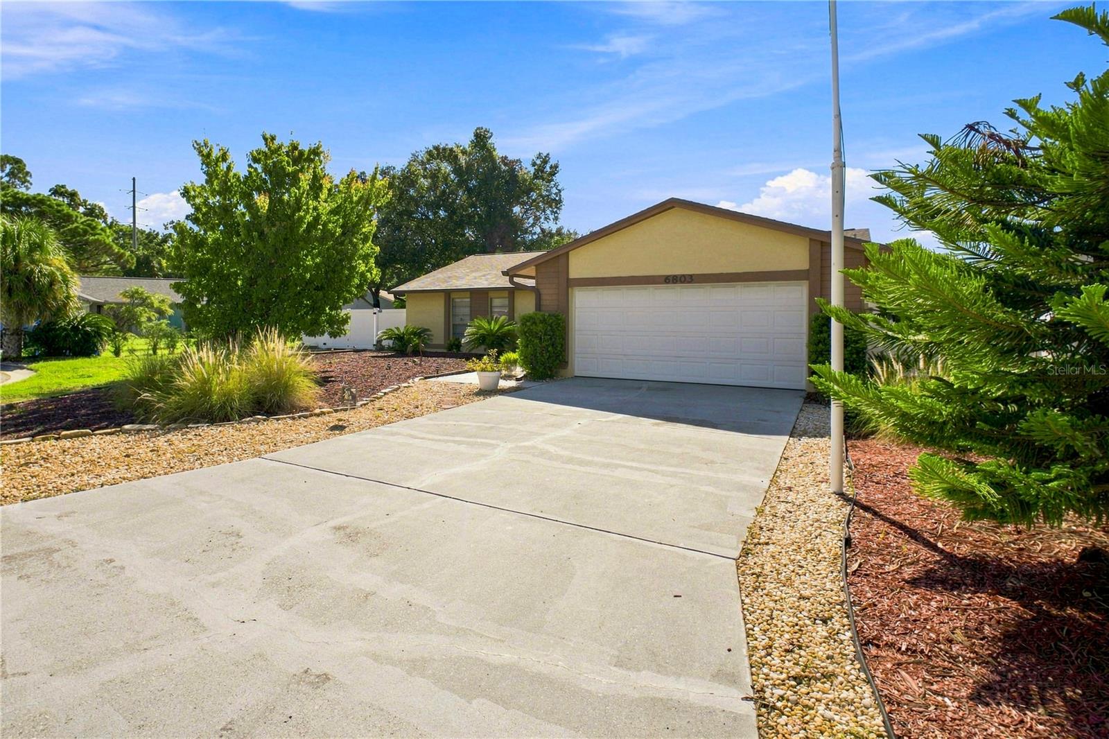 6803 LONGPOINTE WAY — photo 43