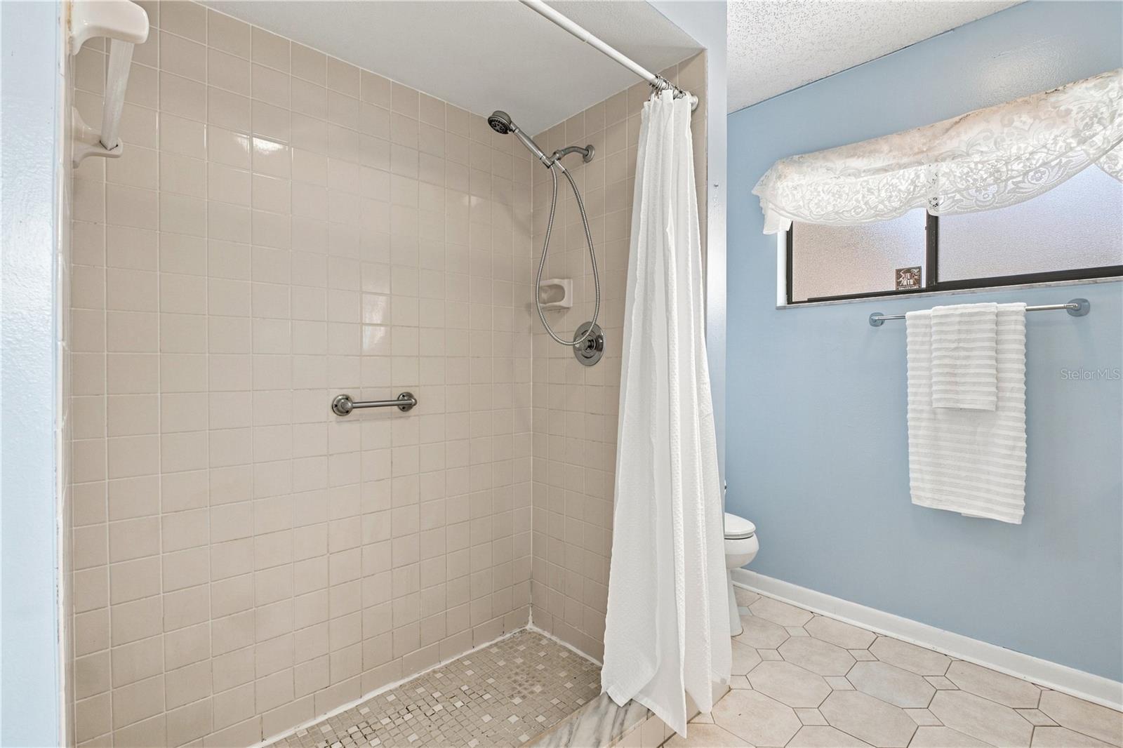 6803 LONGPOINTE WAY — photo 23