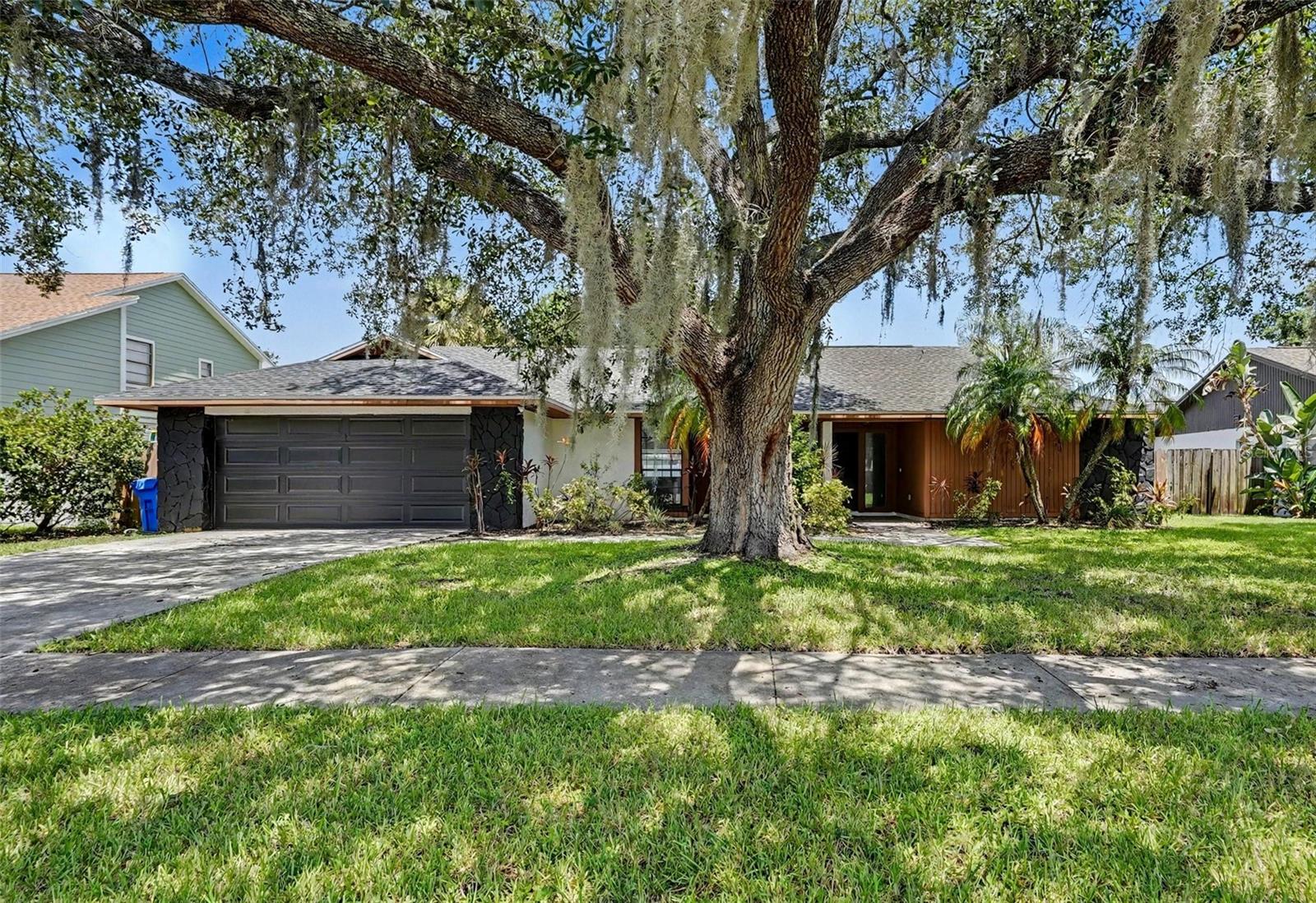4715 KEMBLE CT — photo 34