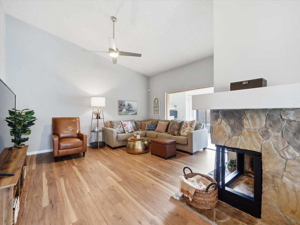 1816 LAKE CYPRESS DR #1816 — photo 19