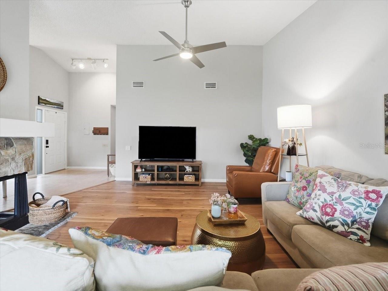 1816 LAKE CYPRESS DR #1816 — photo 25