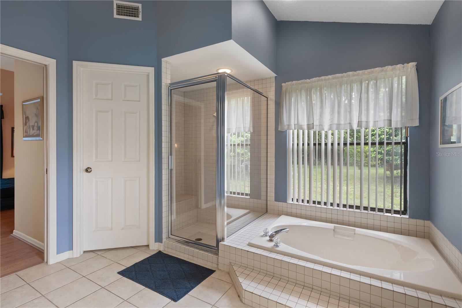 3225 GLENWOOD CIR — photo 32