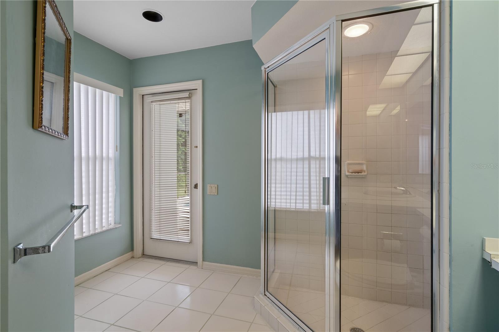 3225 GLENWOOD CIR — photo 39