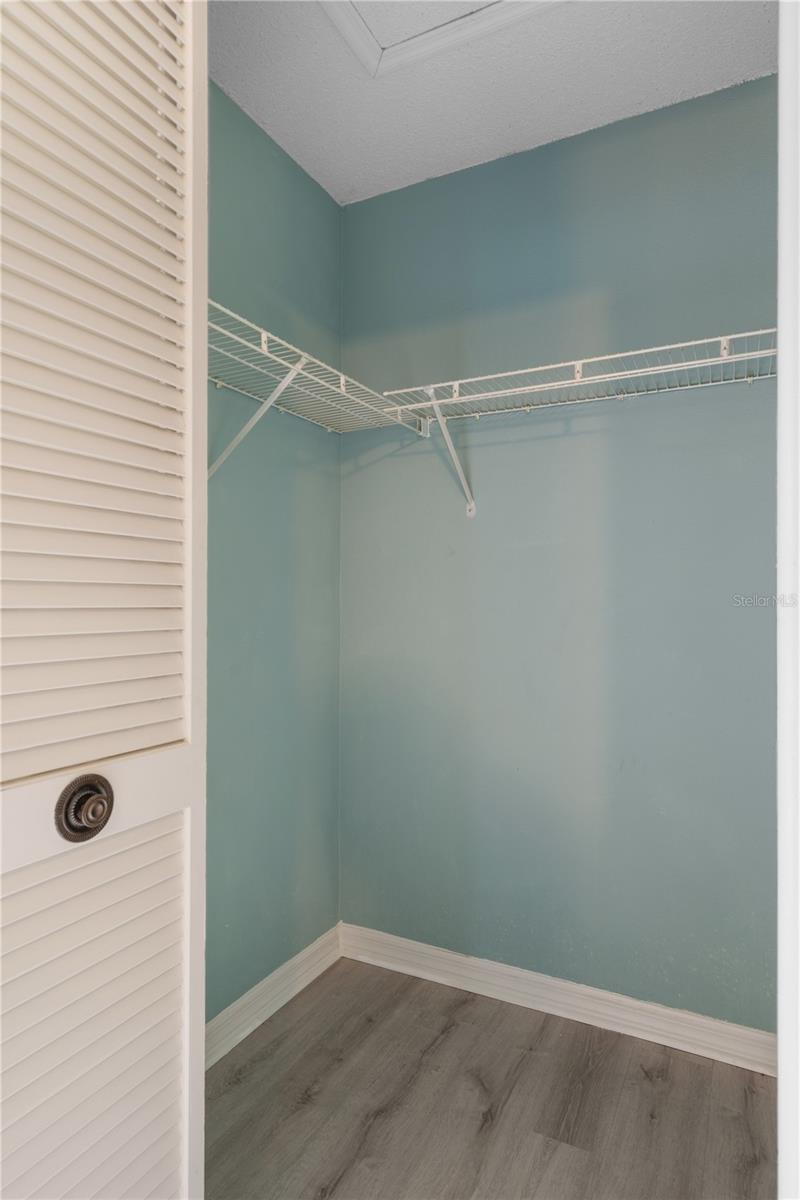 3225 GLENWOOD CIR — photo 37