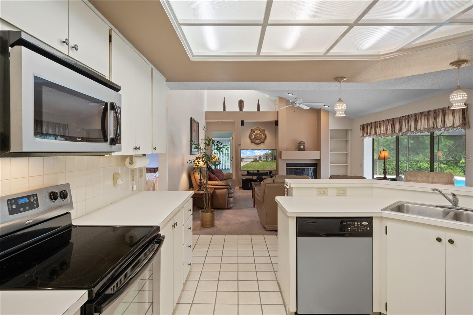 3225 GLENWOOD CIR — photo 20