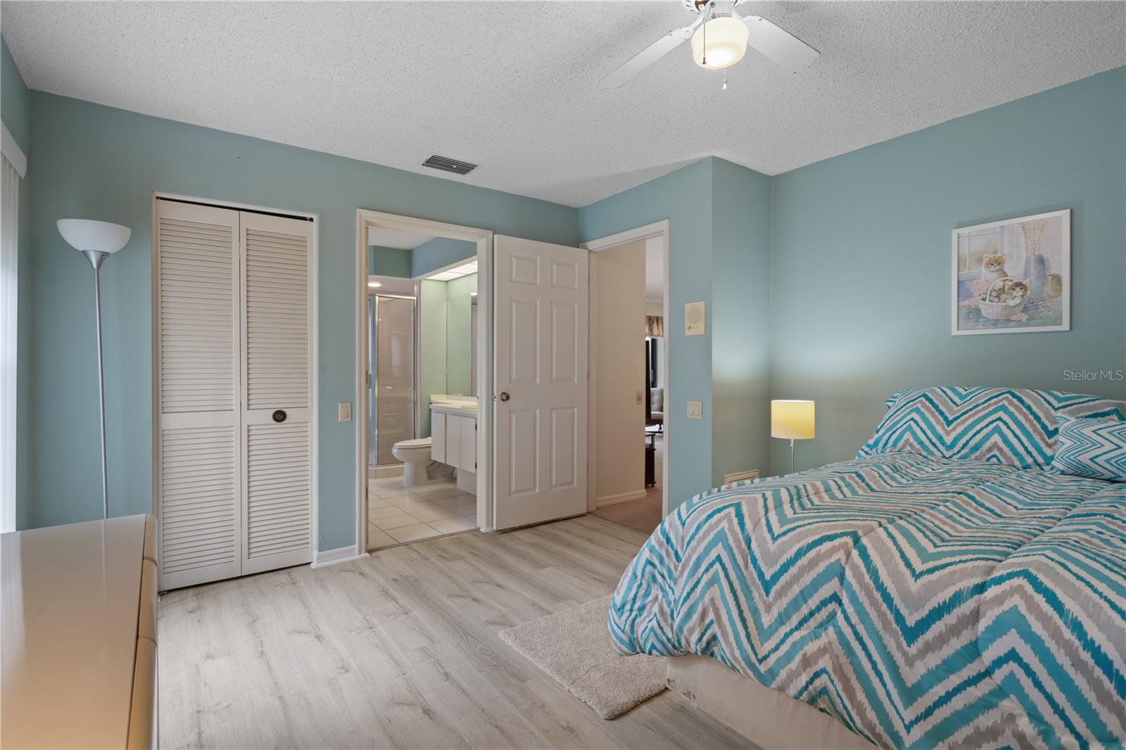 3225 GLENWOOD CIR — photo 36