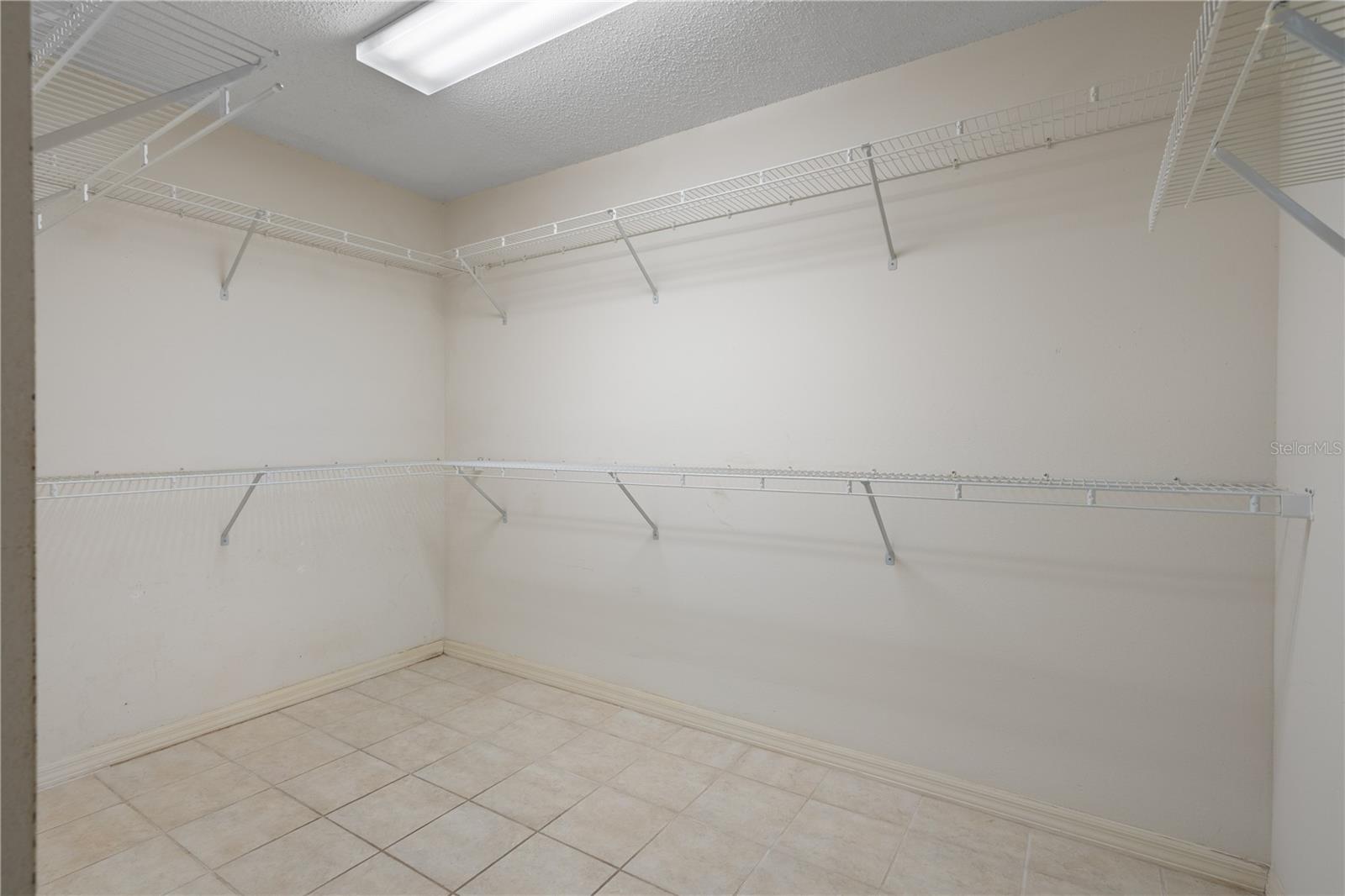 3225 GLENWOOD CIR — photo 33