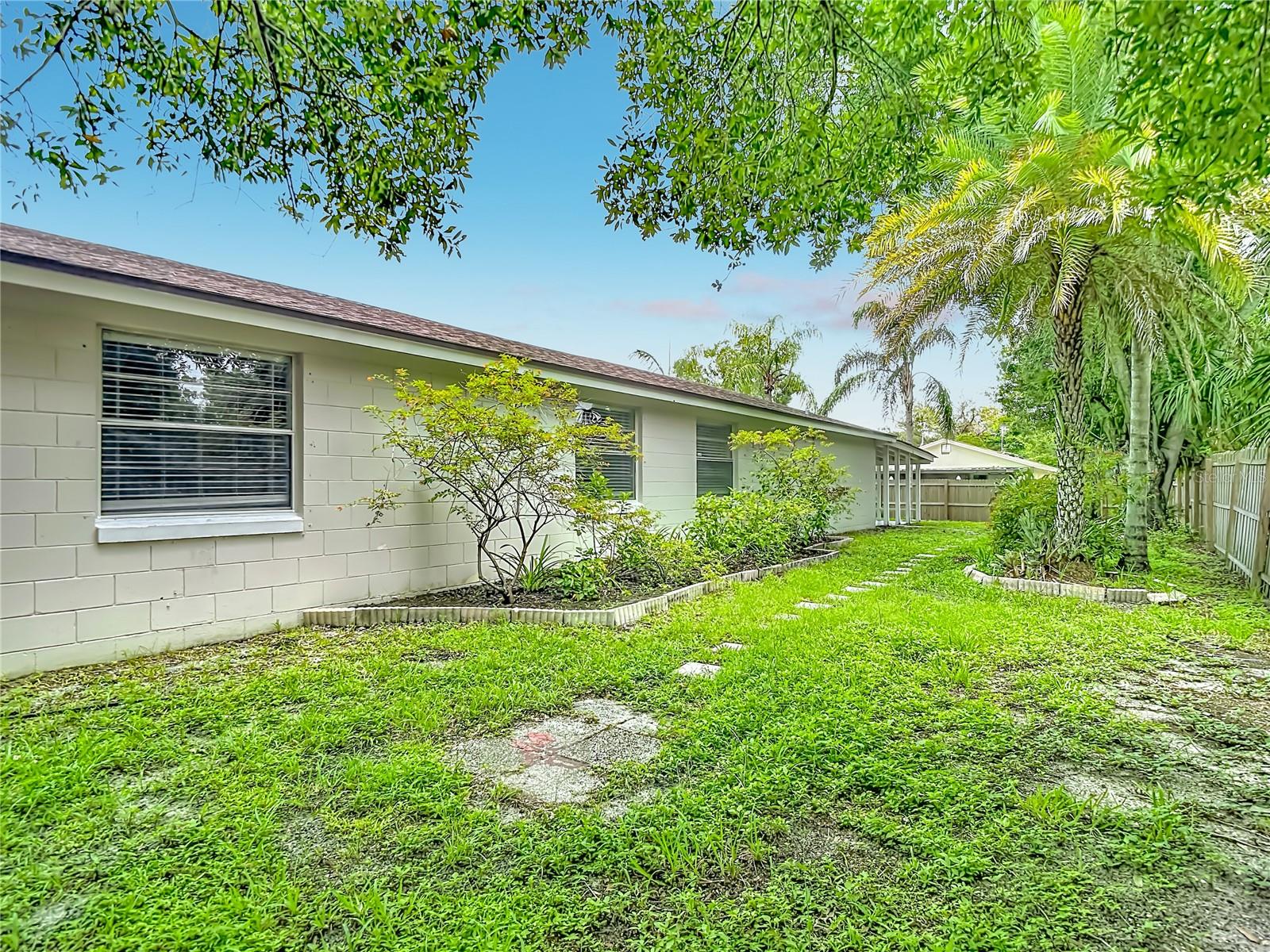 6701 VILLAGE GROVE CT — photo 33