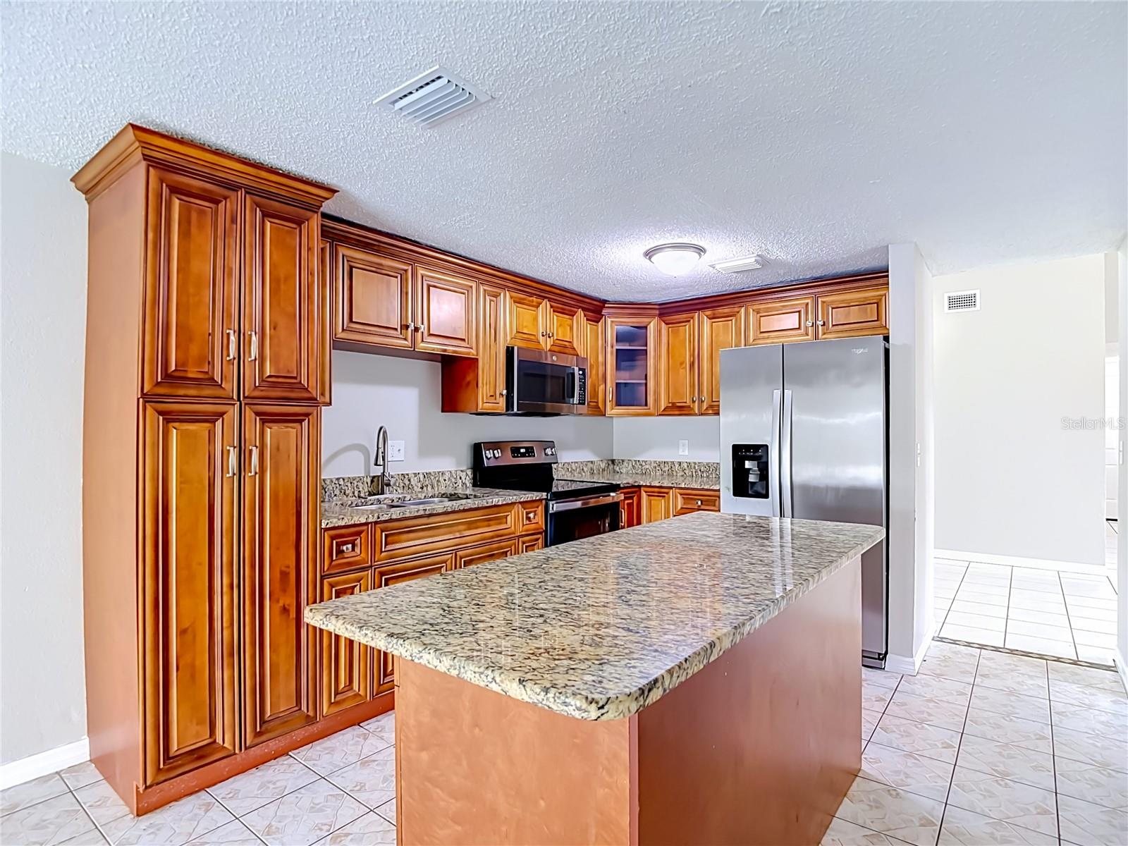 6701 VILLAGE GROVE CT — photo 10