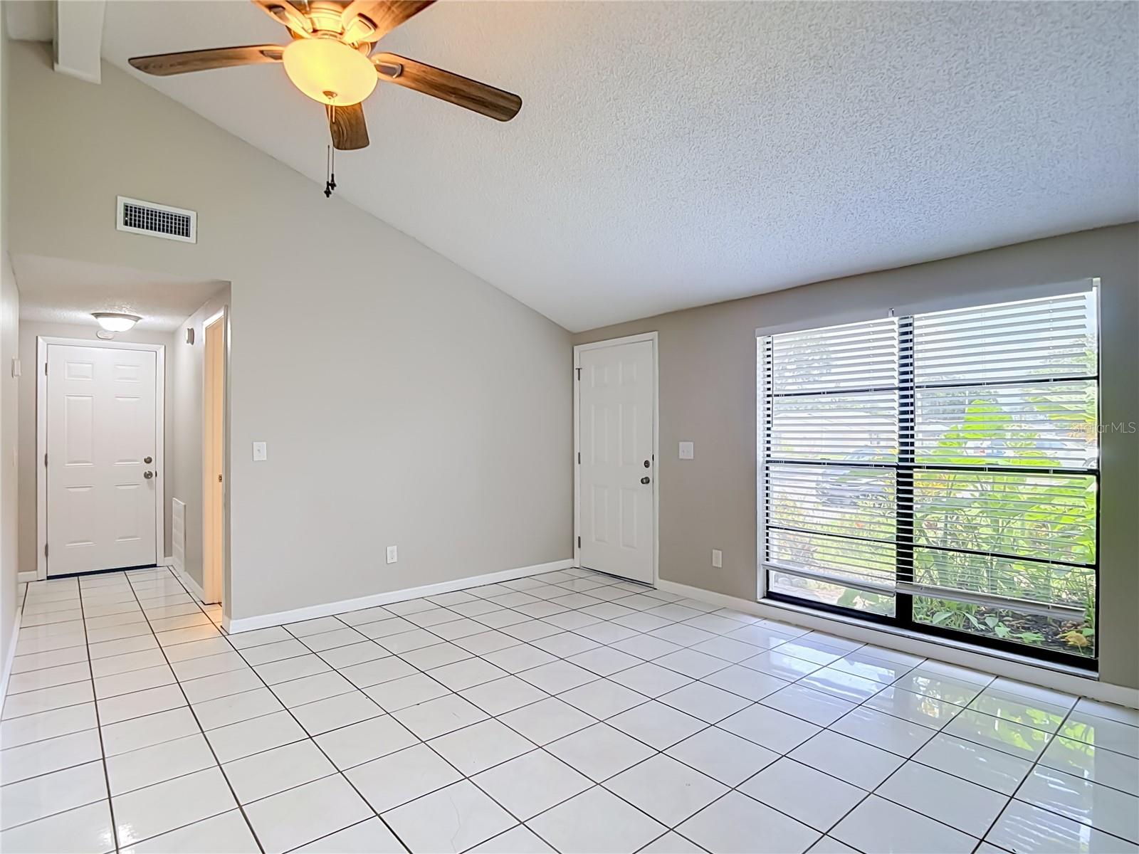 6701 VILLAGE GROVE CT — photo 5