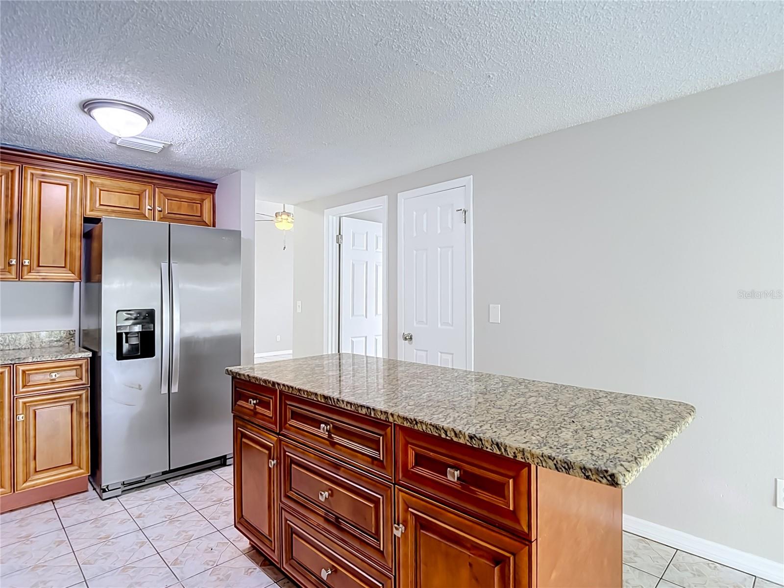 6701 VILLAGE GROVE CT — photo 15