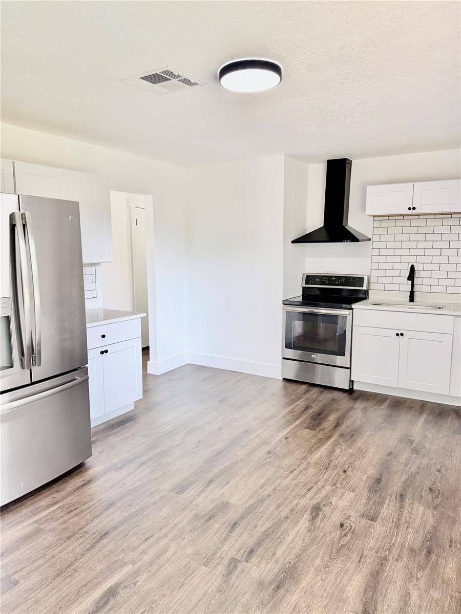 3008 OAKVIEW LN — photo 8